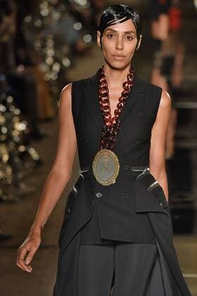 212080 Marineau Starface 2016-10-02 Paris France Paris Fashion week. Pret-a-porter printemps-ete 2017. Defile Givenchy.Paris Fashion week. Ready-to-wear spring-summer 2017 Defile Givenchy. Givenchy, spring-summer 2017 Paris, France Editorial Use Only _sans_perso  Copyright: xMarineaux STAR_212080_062