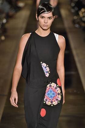212080 Marineau Starface 2016-10-02 Paris France Paris Fashion week. Pret-a-porter printemps-ete 2017. Defile Givenchy.Paris Fashion week. Ready-to-wear spring-summer 2017 Defile Givenchy. Givenchy, spring-summer 2017 Paris, France Editorial Use Only Jenner, Kendall  Copyright: xMarineaux STAR_212080_067