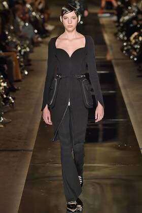 212080 Marineau Starface 2016-10-02 Paris France Paris Fashion week. Pret-a-porter printemps-ete 2017. Defile Givenchy.Paris Fashion week. Ready-to-wear spring-summer 2017 Defile Givenchy. Givenchy, spring-summer 2017 Paris, France Editorial Use Only _sans_perso  Copyright: xMarineaux STAR_212080_081