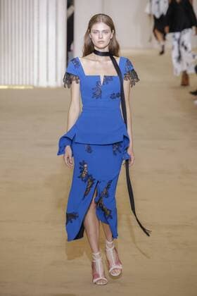 212088 Marineau Starface 2016-10-02 Paris France Paris Fashion week. Pret-a-porter printemps-ete 2017. Defile Roland Mouret. Roland Mouret , spring -summer 2017Paris, France Paris Fashion week. Ready-to-wear spring-summer 2017 Defile Roland Mouret. Editorial Use Only _sans_perso  Copyright: xMarineaux STAR_212088_013