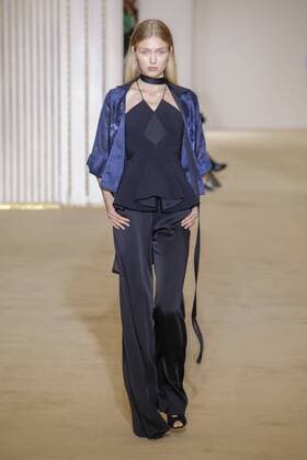 212088 Marineau Starface 2016-10-02 Paris France Paris Fashion week. Pret-a-porter printemps-ete 2017. Defile Roland Mouret. Roland Mouret , spring -summer 2017Paris, France Paris Fashion week. Ready-to-wear spring-summer 2017 Defile Roland Mouret. Editorial Use Only _sans_perso  Copyright: xMarineaux STAR_212088_018