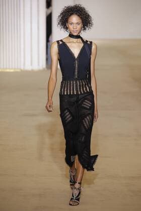 212088 Marineau Starface 2016-10-02 Paris France Paris Fashion week. Pret-a-porter printemps-ete 2017. Defile Roland Mouret. Roland Mouret , spring -summer 2017Paris, France Paris Fashion week. Ready-to-wear spring-summer 2017 Defile Roland Mouret. Editorial Use Only _sans_perso  Copyright: xMarineaux STAR_212088_045