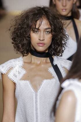 212088 Marineau Starface 2016-10-02 Paris France Paris Fashion week. Pret-a-porter printemps-ete 2017. Defile Roland Mouret. Roland Mouret , spring -summer 2017Paris, France Paris Fashion week. Ready-to-wear spring-summer 2017 Defile Roland Mouret. Editorial Use Only Arganaraz, Mica  Copyright: xMarineaux STAR_212088_048