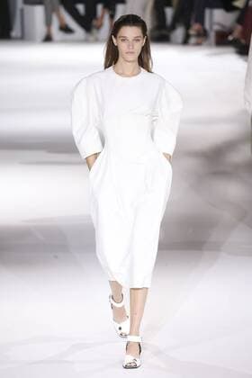 Paris Fashion Week - Stella McCartney Modenschau 212098 Marineau Starface 2016-10-03 Paris France Paris Fashion week. Pret-a-porter printemps-ete 2017. Defile Stella McCartney. Stella McCartney, spring-summer 2017 Paris, France Paris Fashion week. Ready-to-wear spring-summer 2017 Defile Stella McCartney. Editorial Use Only _sans_perso  Copyright: xMarineaux STAR_212098_002