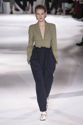 Paris Fashion Week - Stella McCartney Modenschau 212098 Marineau Starface 2016-10-03 Paris France Paris Fashion week. Pret-a-porter printemps-ete 2017. Defile Stella McCartney. Stella McCartney, spring-summer 2017 Paris, France Paris Fashion week. Ready-to-wear spring-summer 2017 Defile Stella McCartney. Editorial Use Only _sans_perso  Copyright: xMarineaux STAR_212098_006