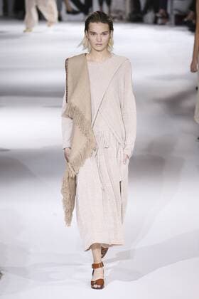 Paris Fashion Week - Stella McCartney Modenschau 212098 Marineau Starface 2016-10-03 Paris France Paris Fashion week. Pret-a-porter printemps-ete 2017. Defile Stella McCartney. Stella McCartney, spring-summer 2017 Paris, France Paris Fashion week. Ready-to-wear spring-summer 2017 Defile Stella McCartney. Editorial Use Only _sans_perso  Copyright: xMarineaux STAR_212098_018