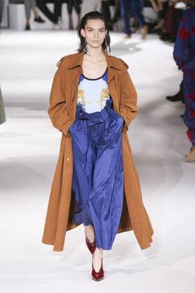 Paris Fashion Week - Stella McCartney Modenschau 212098 Marineau Starface 2016-10-03 Paris France Paris Fashion week. Pret-a-porter printemps-ete 2017. Defile Stella McCartney. Stella McCartney, spring-summer 2017 Paris, France Paris Fashion week. Ready-to-wear spring-summer 2017 Defile Stella McCartney. Editorial Use Only _sans_perso  Copyright: xMarineaux STAR_212098_024