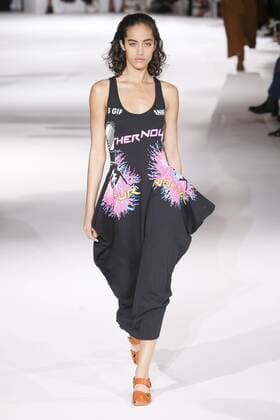 Paris Fashion Week - Stella McCartney Modenschau 212098 Marineau Starface 2016-10-03 Paris France Paris Fashion week. Pret-a-porter printemps-ete 2017. Defile Stella McCartney. Stella McCartney, spring-summer 2017 Paris, France Paris Fashion week. Ready-to-wear spring-summer 2017 Defile Stella McCartney. Editorial Use Only _sans_perso  Copyright: xMarineaux STAR_212098_029
