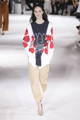 Paris Fashion Week - Stella McCartney Modenschau 212098 Marineau Starface 2016-10-03 Paris France Paris Fashion week. Pret-a-porter printemps-ete 2017. Defile Stella McCartney. Stella McCartney, spring-summer 2017 Paris, France Paris Fashion week. Ready-to-wear spring-summer 2017 Defile Stella McCartney. Editorial Use Only _sans_perso  Copyright: xMarineaux STAR_212098_030