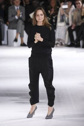 Paris Fashion Week - Stella McCartney Modenschau 212098 Marineau Starface 2016-10-03 Paris France Paris Fashion week. Pret-a-porter printemps-ete 2017. Defile Stella McCartney. Stella McCartney, spring-summer 2017 Paris, France Paris Fashion week. Ready-to-wear spring-summer 2017 Defile Stella McCartney. Editorial Use Only McCartney, Stella  Copyright: xMarineaux STAR_212098_043