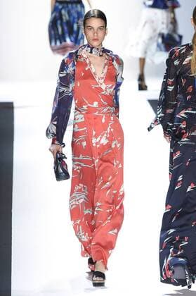 Paris Fashion Week - Leonard Modenschau 212099 Marineau Starface 2016-10-03 Paris France Paris Fashion week. Pret-a-porter printemps-ete 2017. Defile Leonard Paris. Leonard Paris, spring-summer 2017 Paris, France Editorial Use Only _sans_perso  Copyright: xMarineaux STAR_212099_011