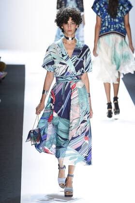 Paris Fashion Week - Leonard Modenschau 212099 Marineau Starface 2016-10-03 Paris France Paris Fashion week. Pret-a-porter printemps-ete 2017. Defile Leonard Paris. Leonard Paris, spring-summer 2017 Paris, France Editorial Use Only _sans_perso  Copyright: xMarineaux STAR_212099_019