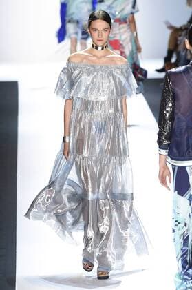 Paris Fashion Week - Leonard Modenschau 212099 Marineau Starface 2016-10-03 Paris France Paris Fashion week. Pret-a-porter printemps-ete 2017. Defile Leonard Paris. Leonard Paris, spring-summer 2017 Paris, France Editorial Use Only _sans_perso  Copyright: xMarineaux STAR_212099_023
