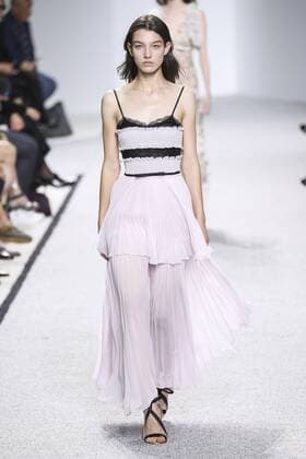 Paris Fashion Week - Giambattista Valli Modenschau 212111 Marineau Starface 2016-10-03 Paris France Paris Fashion Week. défilé PAP Printemps-Eté 2017. Giambattista Valli. Editorial use only  Copyright: xMarineaux STAR_212111_042