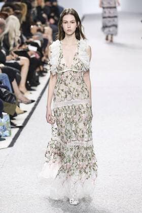 Paris Fashion Week - Giambattista Valli Modenschau 212111 Marineau Starface 2016-10-03 Paris France Paris Fashion Week. défilé PAP Printemps-Eté 2017. Giambattista Valli. Editorial use only  Copyright: xMarineaux STAR_212111_043