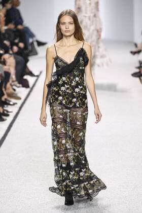Paris Fashion Week - Giambattista Valli Modenschau 212111 Marineau Starface 2016-10-03 Paris France Paris Fashion Week. défilé PAP Printemps-Eté 2017. Giambattista Valli. Editorial use only  Copyright: xMarineaux STAR_212111_046