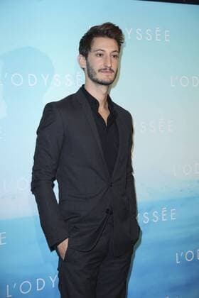 Premiere von l Odyssee in Paris - Pierre Niney CELEBRITIES : Premiere l Odyssee - Paris - 03 10 2016 GwendolineLeGoff Panoramic 