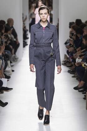 Paris Fashion Week - Hermes Modenschau 212128 Marineau Starface Paris France Paris Fashion Week. Défilé PAP Printemps-Eté 2017. HERMES. Editorial use only  Copyright: xMarineaux STAR_212128_007