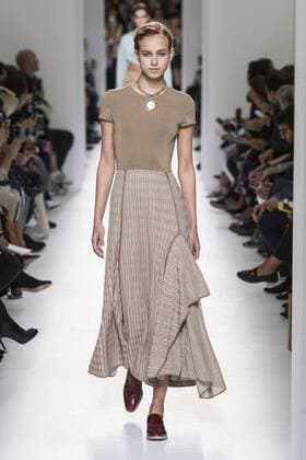 Paris Fashion Week - Hermes Modenschau 212128 Marineau Starface Paris France Paris Fashion Week. Défilé PAP Printemps-Eté 2017. HERMES. Editorial use only  Copyright: xMarineaux STAR_212128_019