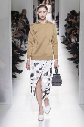 Paris Fashion Week - Hermes Modenschau 212128 Marineau Starface Paris France Paris Fashion Week. Défilé PAP Printemps-Eté 2017. HERMES. Editorial use only  Copyright: xMarineaux STAR_212128_031