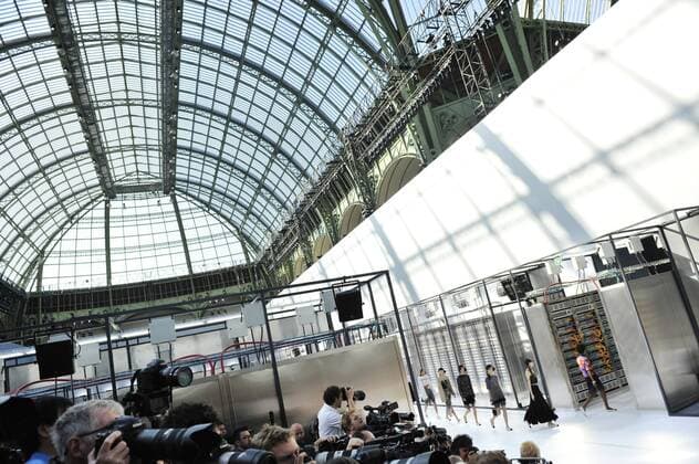 Bilder des Tages Paris Fashion Week - Chanel 212139 Julien de Rosa Starface 2016-10-04 Paris France Paris Fashion Week. Défilé PAP Printemps-Eté 2017. CHANEL.  Copyright: xJulienxdexRosax xStarfacex STAR_212139_009