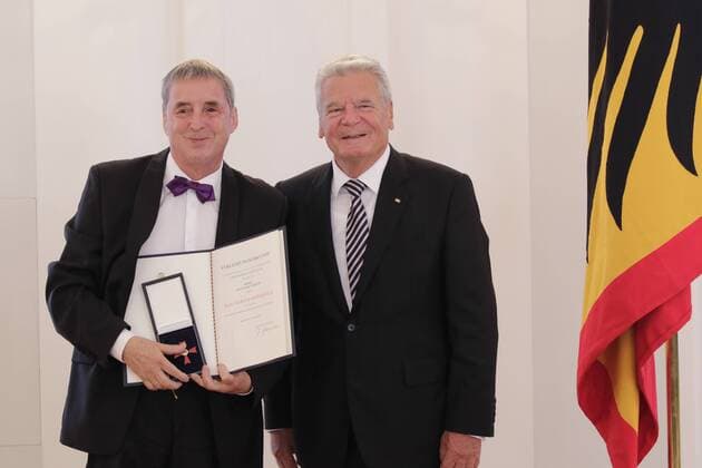 Berlin, Schloss Bellevue, Ansprache bei der Verleihung des Verdienstordens der Bundesrepublik Deutschland zum Tag der Deutschen Einheit, Foto: Wolfgang Templin, deutscher Bürgerrechtler und Publizist, Bundespräsident Joachim Gauck