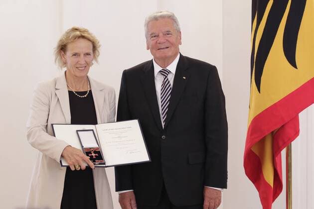 Berlin, Schloss Bellevue, Ansprache bei der Verleihung des Verdienstordens der Bundesrepublik Deutschland zum Tag der Deutschen Einheit, Foto: Ingeborg Mißmahl-Grusche, Bundespräsident Joachim Gauck