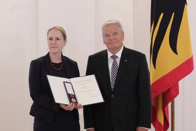 Berlin, Schloss Bellevue, Ansprache bei der Verleihung des Verdienstordens der Bundesrepublik Deutschland zum Tag der Deutschen Einheit, Foto: Dr. Ulrike Koeltz, Bundespräsident Joachim Gauck