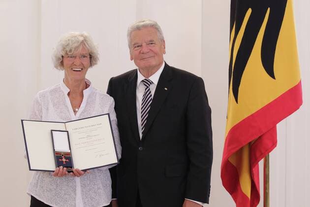 Berlin, Schloss Bellevue, Ansprache bei der Verleihung des Verdienstordens der Bundesrepublik Deutschland zum Tag der Deutschen Einheit, Foto: Marija Hofmann-Sircelj, Bundespräsident Joachim Gauck
