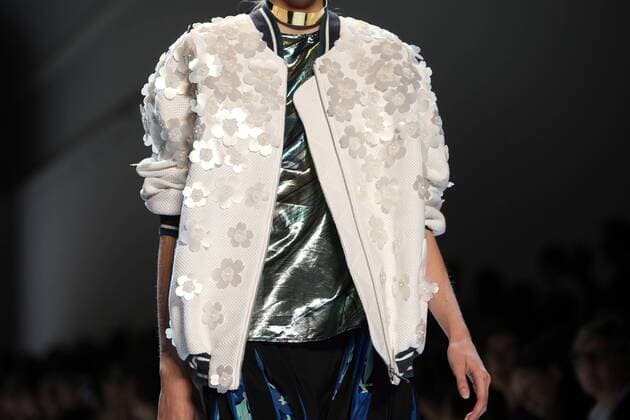A model takes to the catwalk during the presentation of Leonard s show as part of the Spring-Summer 2017 Paris Fashion Week on October 3, 2016.  PAR20161003106 MAYAxVIDON-WHITE