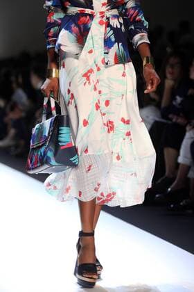 A model takes to the catwalk during the presentation of Leonard s show as part of the Spring-Summer 2017 Paris Fashion Week on October 3, 2016.  PAR20161003112 MAYAxVIDON-WHITE