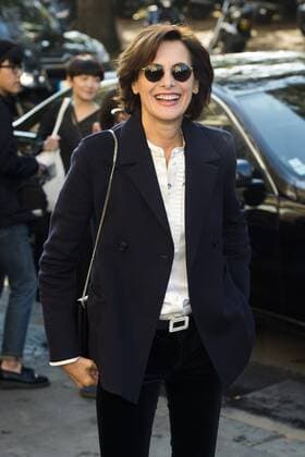 Ines de la Fressange CELEBRITIES : arrivals Chanel - Paris - 04 10 2016 JBAutissier Panoramic 