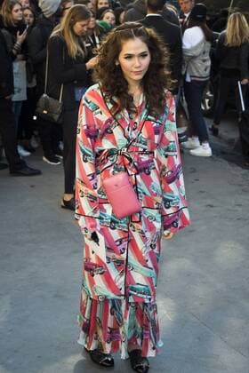Araya Alberta Hargate CELEBRITIES : arrivals Chanel - Paris - 04 10 2016 JBAutissier Panoramic 