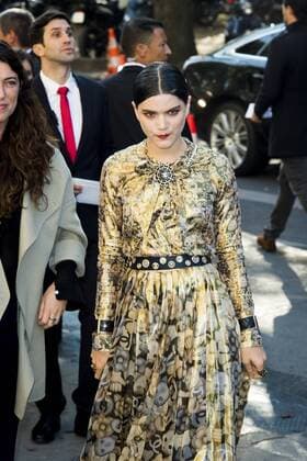 Stephanie Sokolinski Soko CELEBRITIES : arrivals Chanel - Paris - 04 10 2016 JBAutissier Panoramic 