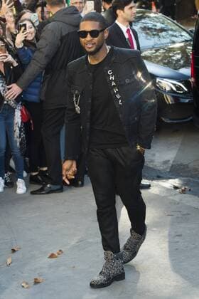 Usher CELEBRITIES : arrivals Chanel - Paris - 04 10 2016 JBAutissier Panoramic 