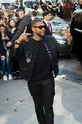 Usher CELEBRITIES : arrivals Chanel - Paris - 04 10 2016 JBAutissier Panoramic 