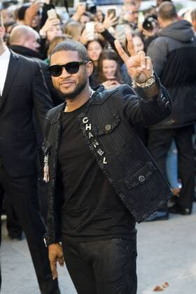 Usher CELEBRITIES : arrivals Chanel - Paris - 04 10 2016 JBAutissier Panoramic 