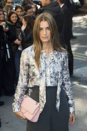 Joana Preiss CELEBRITIES : arrivals Chanel - Paris - 04 10 2016 JBAutissier Panoramic 