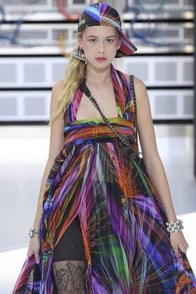 212146 Marineau Starface 2016-10-04 Paris France Paris Fashion week. Pret-a-porter printemps-ete 2017. Defile Chanel. Chanel, spring-summer 2017 Paris, France Paris Fashion week. Ready-to-wear spring-summer 2017 Defile Chanel Editorial Use Only _sans_perso  Copyright: xMarineaux STAR_212146_064