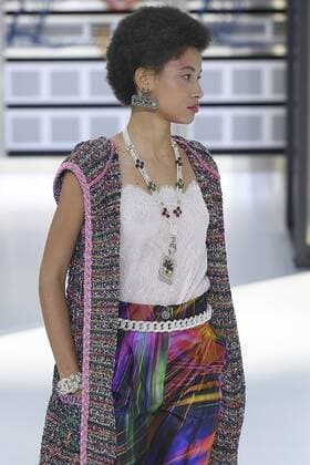 212146 Marineau Starface 2016-10-04 Paris France Paris Fashion week. Pret-a-porter printemps-ete 2017. Defile Chanel. Chanel, spring-summer 2017 Paris, France Paris Fashion week. Ready-to-wear spring-summer 2017 Defile Chanel Editorial Use Only _sans_perso  Copyright: xMarineaux STAR_212146_068