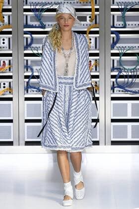 212146 Marineau Starface 2016-10-04 Paris France Paris Fashion week. Pret-a-porter printemps-ete 2017. Defile Chanel. Chanel, spring-summer 2017 Paris, France Paris Fashion week. Ready-to-wear spring-summer 2017 Defile Chanel Editorial Use Only _sans_perso  Copyright: xMarineaux STAR_212146_122