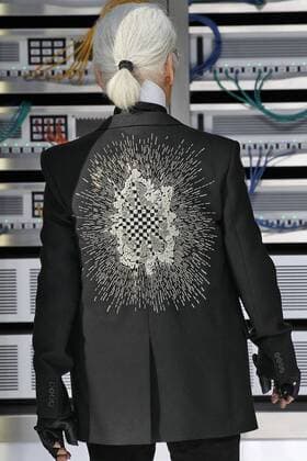 212146 Marineau Starface 2016-10-04 Paris France Paris Fashion week. Pret-a-porter printemps-ete 2017. Defile Chanel. Chanel, spring-summer 2017 Paris, France Paris Fashion week. Ready-to-wear spring-summer 2017 Defile Chanel Editorial Use Only Lagerfeld, Karl  Copyright: xMarineaux STAR_212146_150