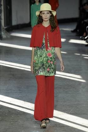 Paris Fashion Week - Agnes B. 212149 Marineau Starface 2016-10-04 Paris France Paris Fashion week. Pret-a-porter printemps-ete 2017. Defile Agnes B. Paris Fashion week. Ready-to-wear spring-summer 2017 Defile Agnes B. Agnès b., spring-summer 2017 Paris, France Editorial Use Only _sans_perso  Copyright: xMarineaux STAR_212149_023