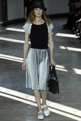 Paris Fashion Week - Agnes B. 212149 Marineau Starface 2016-10-04 Paris France Paris Fashion week. Pret-a-porter printemps-ete 2017. Defile Agnes B. Paris Fashion week. Ready-to-wear spring-summer 2017 Defile Agnes B. Agnès b., spring-summer 2017 Paris, France Editorial Use Only _sans_perso  Copyright: xMarineaux STAR_212149_043
