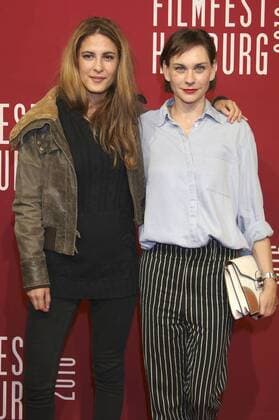 Amanda Viktoria Musa da Gloria und Christiane Paul bei der Premiere von Nie mehr wie es war auf dem 24. Filmfest Hamburg 2016 im Cinemaxx am Dammtor. Hamburg, 04.10.2016 Foto:xgbrcix xFuturexImage
