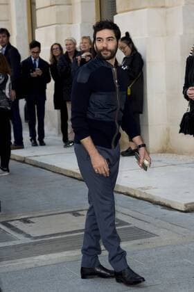 Tahar Rahim - Prominente am Rande der Vuitton Modenschau - Paris - 05 10 2016 JBAutissier Panoramic 