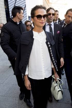 Alicia Vikander - Prominente am Rande der Vuitton Modenschau - Paris - 05 10 2016 JBAutissier Panoramic 