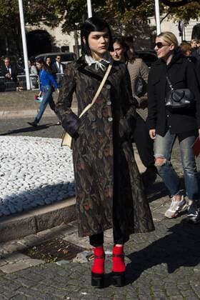 Stephanie Sokolinski Soko - Prominente am Rande der Miu Miu Modenschau - Paris - 05 10 2016 JBAutissier Panoramic 