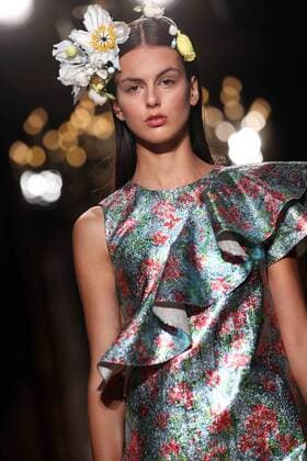 Paris Fashion Week - Yde Modenschau A model takes to the catwalk during the presentation of Yde s show as part of the Spring-Summer 2017 Paris Fashion Week on October 5, 2016.  PAR20161005104 MAYAxVIDON-WHITE