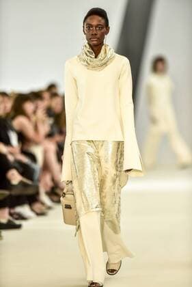 Minas Trend in Belo Horizonte - Plural Modenschau BELO HORIZONTE, MG - 05.10.2016: MINAS TREND OUTONO INVERNO 2017 - designer fashion show Plural during the nineteenth edition of the Minas Trend - Autumn Winter 2017 held in Expominas in Belo Horizonte, MG. on the morning of Wednesday (05). x1211141x  MourãoxPanda